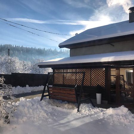 Villa Артемів Двір Slavske Esterno foto