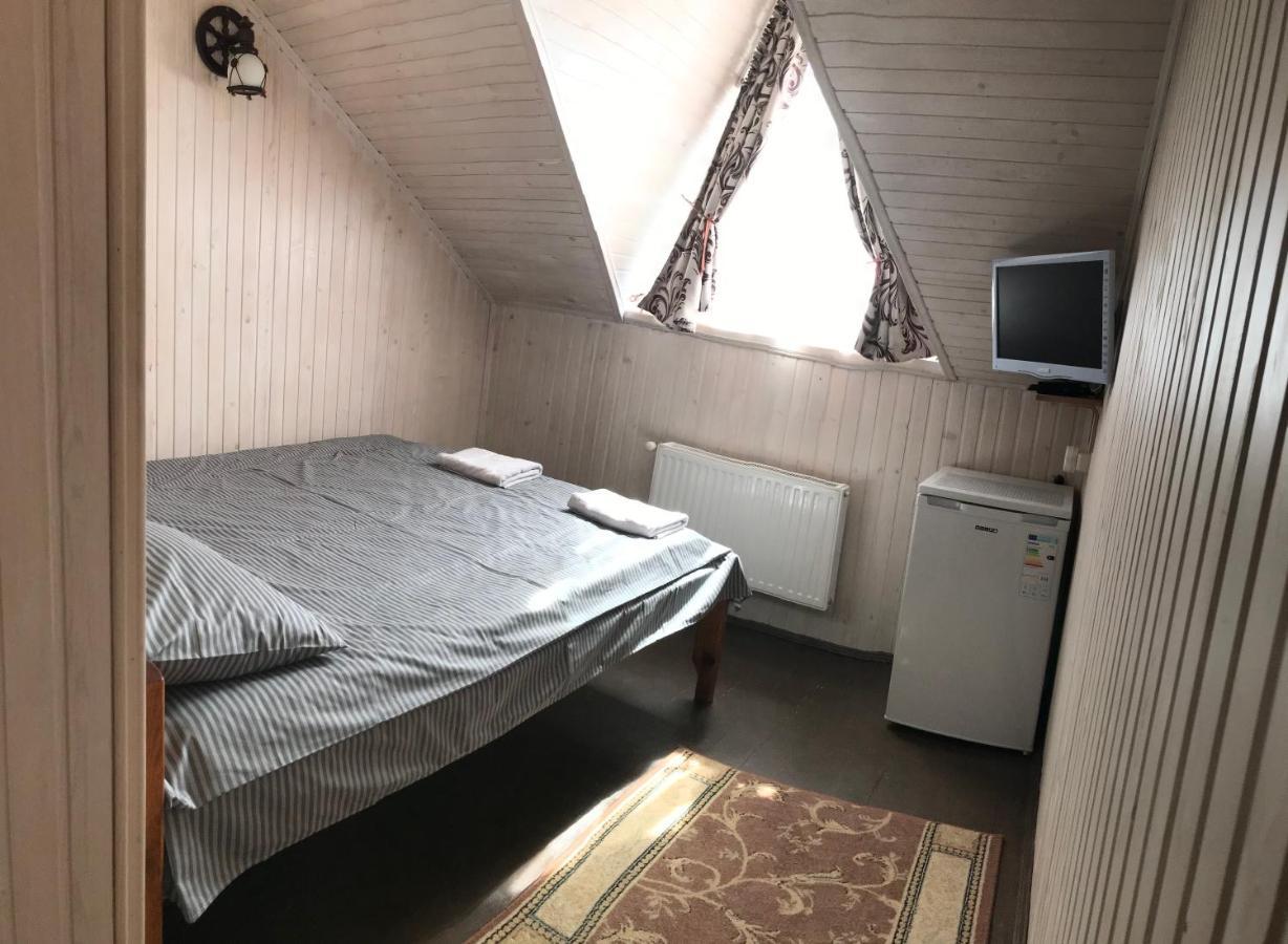 Villa Артемів Двір Slavske Esterno foto