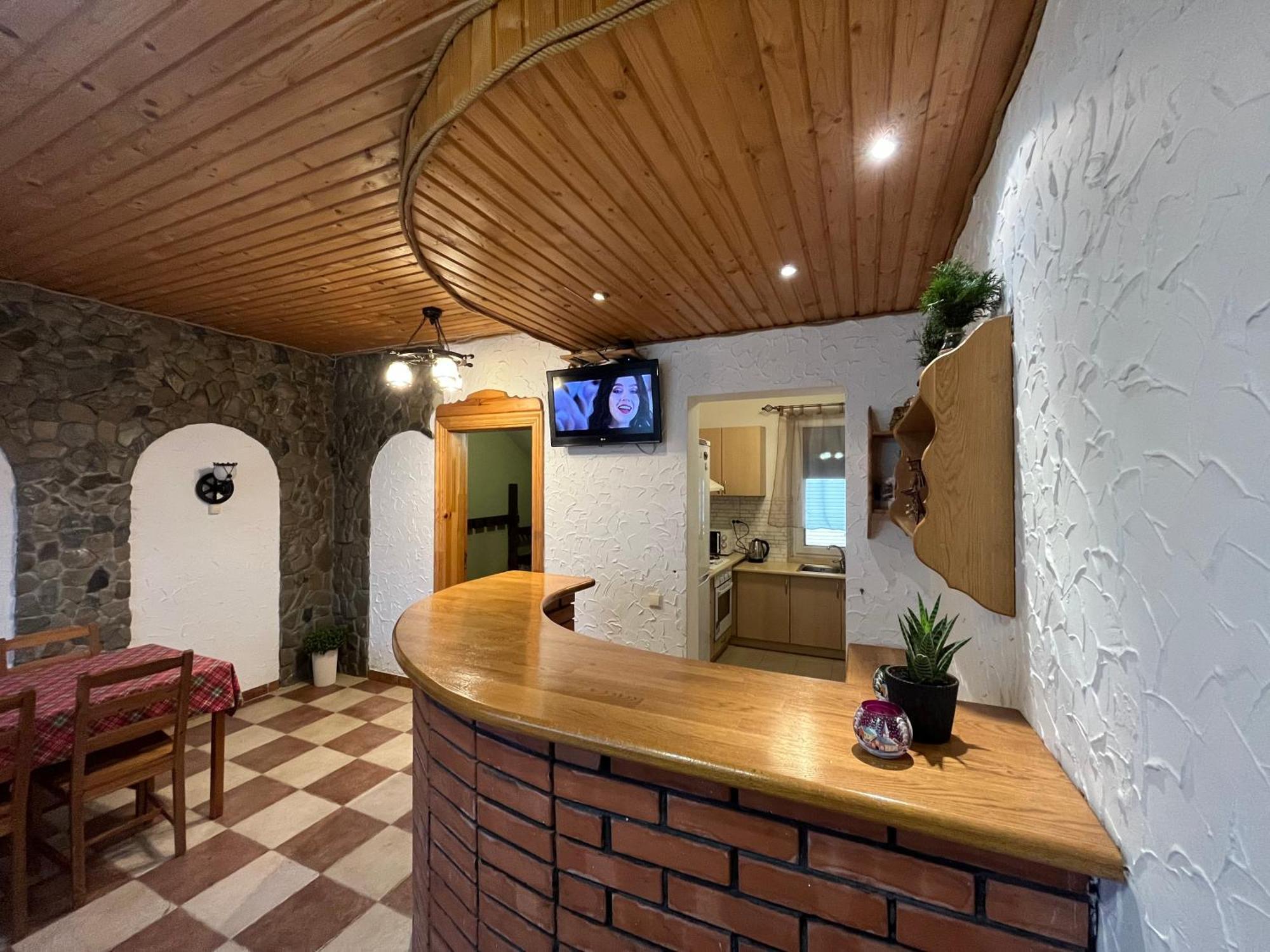 Villa Артемів Двір Slavske Esterno foto